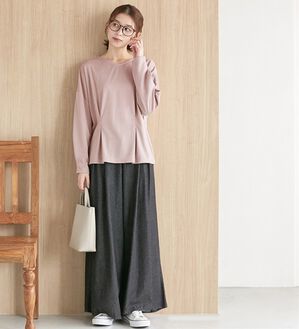 Viola e Viola（ヴィオラ エ ヴィオラ）の「タック使いドルマンパフ袖プルオーバー（カットソー）」｜ピンクベージュ