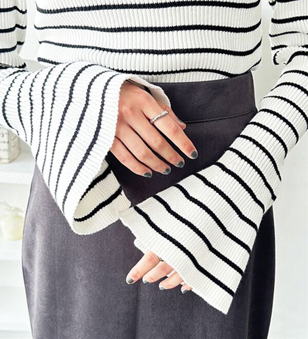 GeeRA（ジーラ）の「バレエネックフレアスリーブニット（ニット・セーター）」｜詳細画像