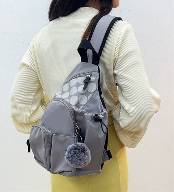 BELLUNA（ベルーナ）の「気がきく小回り優秀ボディバッグ（リュック）」｜詳細画像