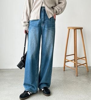 GeeRA（ジーラ）の「ハイウエストストレートデニム（ワイドパンツ・ガウチョ）」｜ブルー