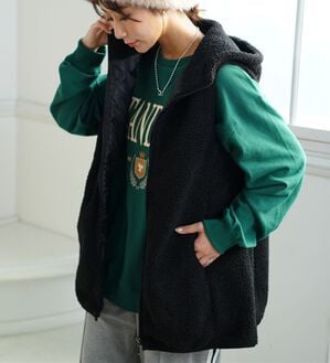 A HAPPY MARILYN（アハッピーマリリン）の「【Ｌ～８Ｌ】大きいサイズの企画者が作りました！ほんのりＡラインでお腹周りゆったりボアベスト（ベスト）」｜ブラック