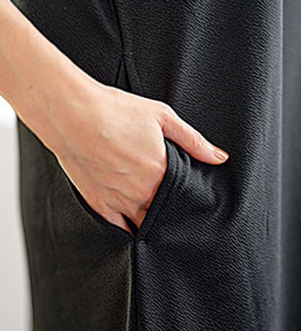 BELLUNA（ベルーナ）の「ロゴプルオーバー付！ワンピースアンサンブル（アンサンブル）」｜詳細画像