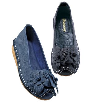 BELLUNA（ベルーナ）の「ツインフラワーラウンドパンプス（パンプス）」｜詳細画像