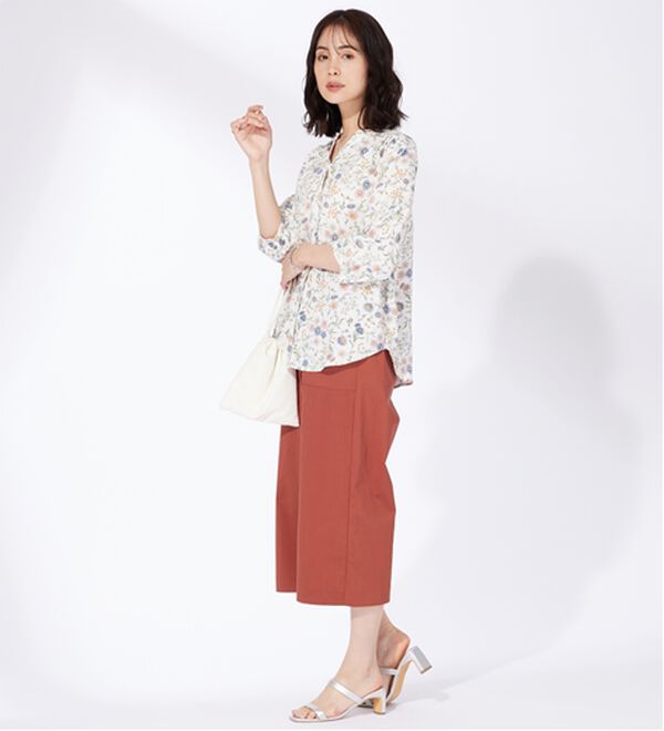 BELLUNA（ベルーナ）の「レーヨン素材ギャザー使いプリントブラウス（ブラウス）」｜詳細画像