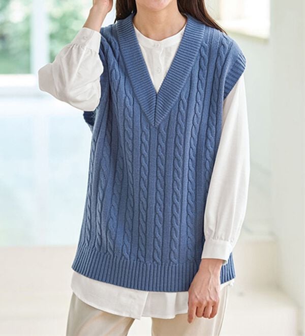 BELLUNA（ベルーナ）の「ニットベストアンサンブル（ベスト）」｜ブルー