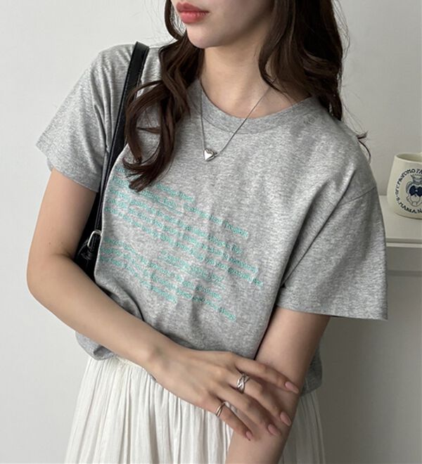 GeeRA（ジーラ）の「綿100％刺繍ロゴＴシャツ（Tシャツ）」｜杢グレー