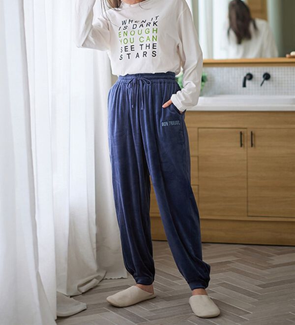 LAVIENNE（ラヴィエンヌ）の「まるで毛布！吸湿発熱ジョガーパンツ（その他パンツ）」｜詳細画像