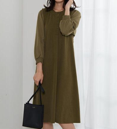 BELLUNA（ベルーナ）の「ヘンリーネック袖切替デザインワンピース（その他ワンピース）」