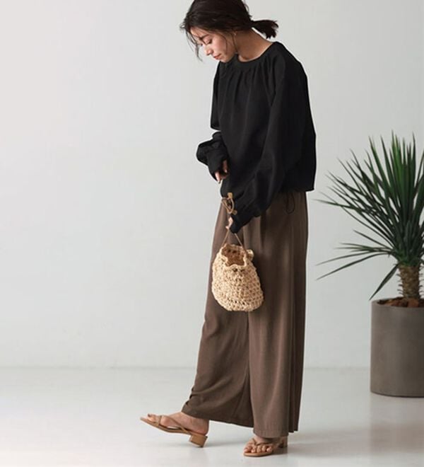 Pierrot（ピエロ）の「【速乾機能付】ギャザートップスラッシュガード（チュニック）」｜詳細画像