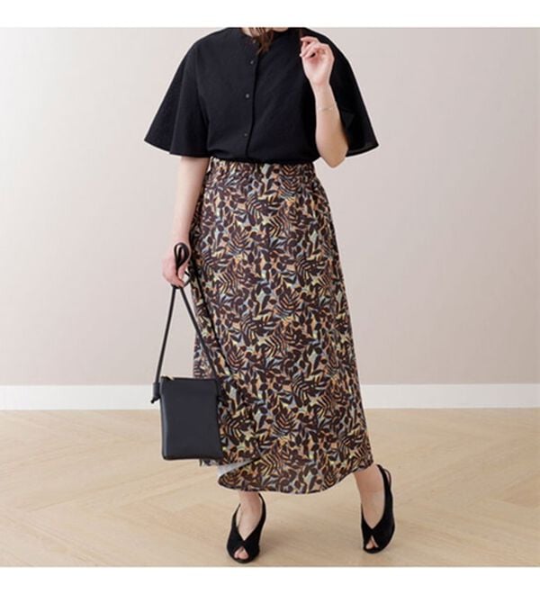 BELLUNA（ベルーナ）の「リーフ柄プリントスカート（ロングスカート）」｜詳細画像