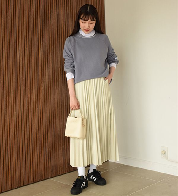 BELLUNA（ベルーナ）の「華奢見せ！しっかり綿混裏毛素材トレーナー（トレーナー・スウェット）」｜詳細画像