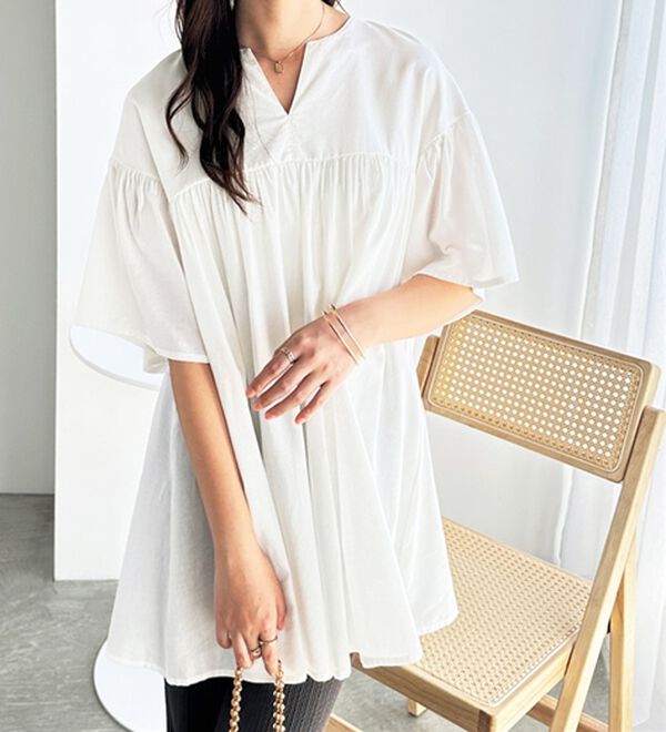 GeeRA（ジーラ）の「フレアー袖キーネックブラウス（ブラウス）」｜詳細画像