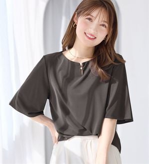 alotta（アロッタ）の「パールデザイン５分袖Ｔシャツブラウス（ブラウス）」｜詳細画像