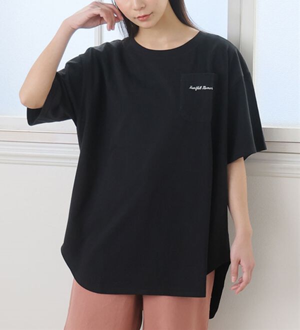 A HAPPY MARILYN（アハッピーマリリン）の「【Ｍ～８Ｌ】綿１００％！楽ちん裾ラウンド涼やかチュニック丈Ｔシャツ（Tシャツ）」｜ブラック