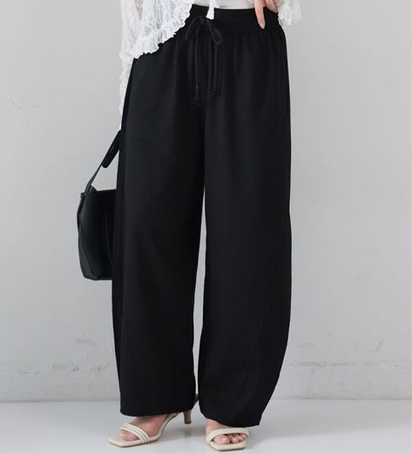 A HAPPY MARILYN（アハッピーマリリン）の「【Ｌ～６Ｌ】夏だから！薄スウェット生地で作ったカーブパンツ（ワイドパンツ・ガウチョ）」｜ブラック