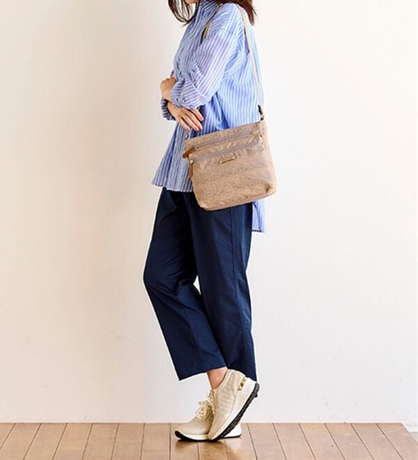 BELLUNA（ベルーナ）の「４Ｅ厚底キルティング風スニーカー（スニーカー）」｜詳細画像