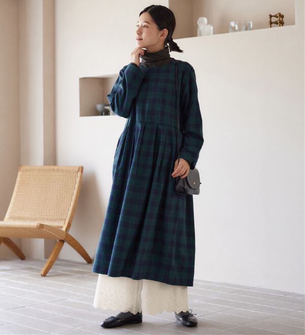 Viola e Viola（ヴィオラ エ ヴィオラ）の「【吸湿発熱&times;静電気防止】あったか綿裾レースペチパン（肌着・インナーウェア）」｜詳細画像