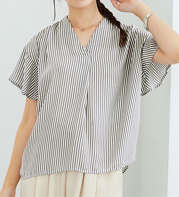 GeeRA（ジーラ）の「サラサラ涼しい！着やせも叶うフレアー袖ブラウス（ブラウス）」｜詳細画像