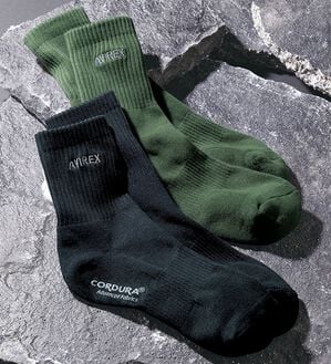 「【２色組】＜ＡＶＩＲＥＸ＞コーデュラ使用ゴム跡つきにくいタフネスソックス（メンズ靴下・タイツ）」｜2色組