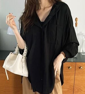 GeeRA（ジーラ）の「フード付きオーバーサイズシャツ（シャツ）」｜ブラック