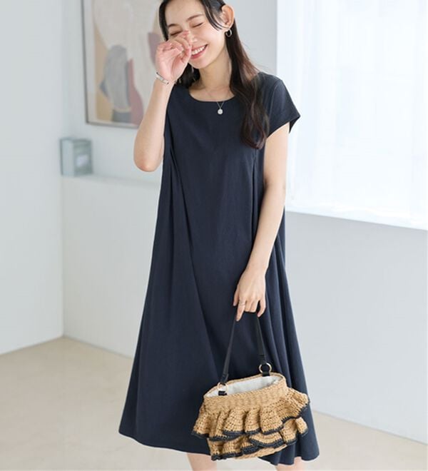 Viola e Viola（ヴィオラ エ ヴィオラ）の「【選べる２丈】綿１００％タック使いワンピース＜Ｓ～４Ｌ＞（チュニックワンピース）」｜ネイビー