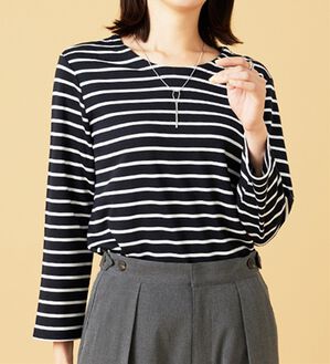 BELLUNA（ベルーナ）の「柔らかポンチ素材ボーダープルオーバー（カットソー）」｜ネイビー&times;オフ白