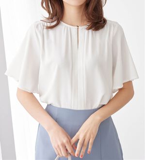 alotta（アロッタ）の「【接触冷感】前後２ＷＡＹギャザーブラウス（半袖）（ブラウス）」｜オフホワイト