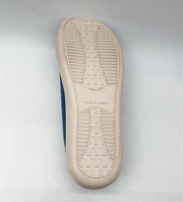 BELLUNA（ベルーナ）の「＜ペコポン＞踵ふんでもポンっと元に戻る便利スニーカー（スニーカー）」｜詳細画像