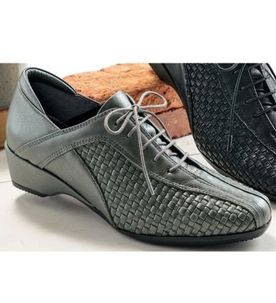 BELLUNA（ベルーナ）の「山羊革編み込みデザインシューズ（スニーカー）」