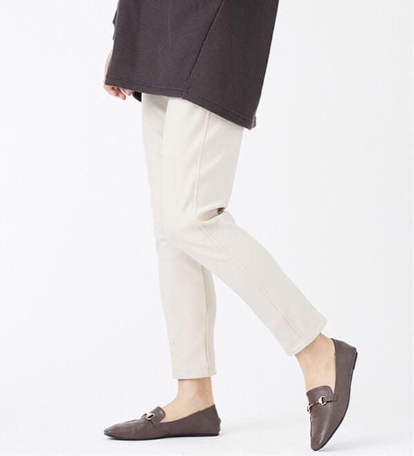 BELLUNA（ベルーナ）の「マシュマロみたいな裏ベロアなめらかストレッチパンツ（フルレングスパンツ）」｜詳細画像