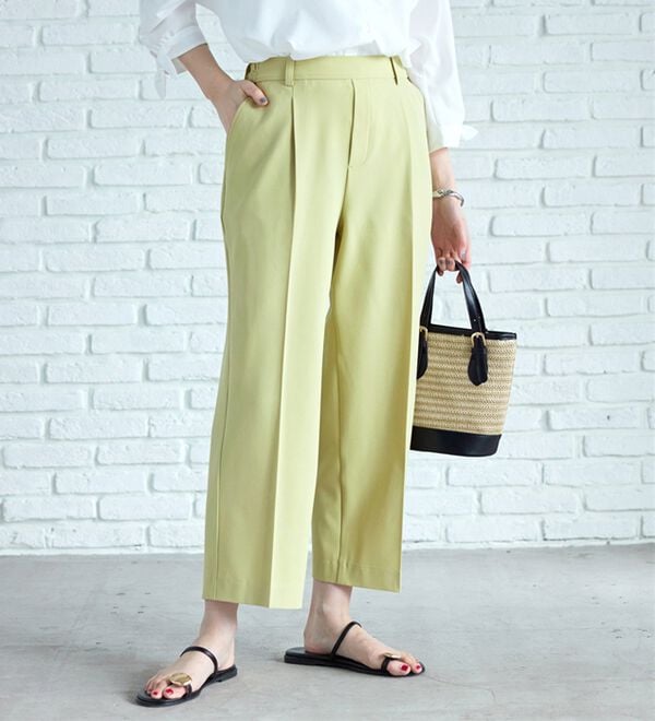 BELLUNA（ベルーナ）の「サラリ美脚見え！タック使いワイドパンツ（ワイドパンツ・ガウチョ）」｜詳細画像