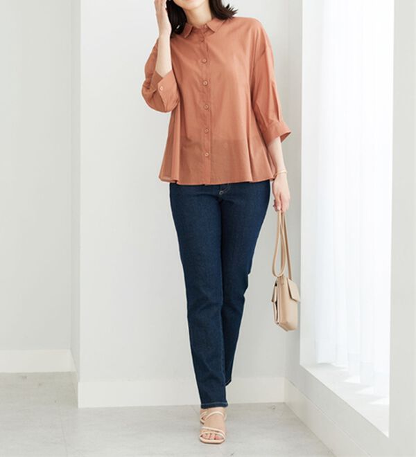 BELLUNA（ベルーナ）の「バックギャザー使いシアーシャツ（シャツ）」｜詳細画像