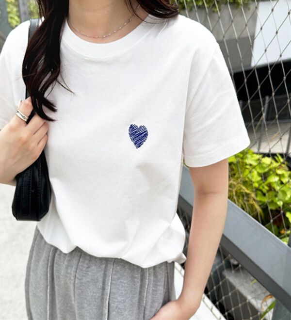 GeeRA（ジーラ）の「綿１００％アソート１ポイント刺しゅうＴシャツ（カットソー）」｜詳細画像