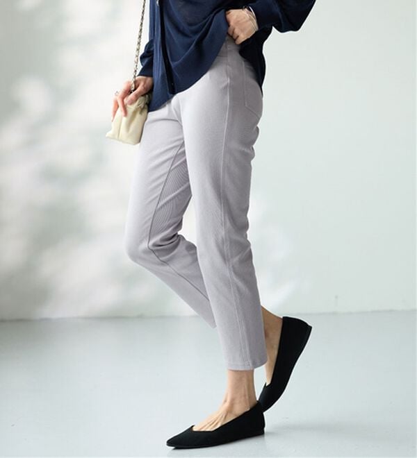 BELLUNA（ベルーナ）の「【再入荷】美ストレッチ素材アンクル丈レギンスパンツ（クロップドパンツ）」｜詳細画像