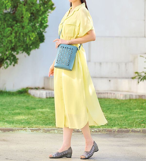 BELLUNA（ベルーナ）の「きらめきビジューのオープントゥパンプス（パンプス）」｜詳細画像