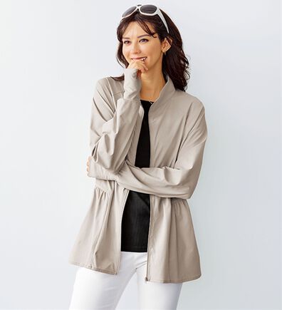 BELLUNA（ベルーナ）の「ギャザー切替ラッシュガードＵＶ対策ジャケット（パーカー）」