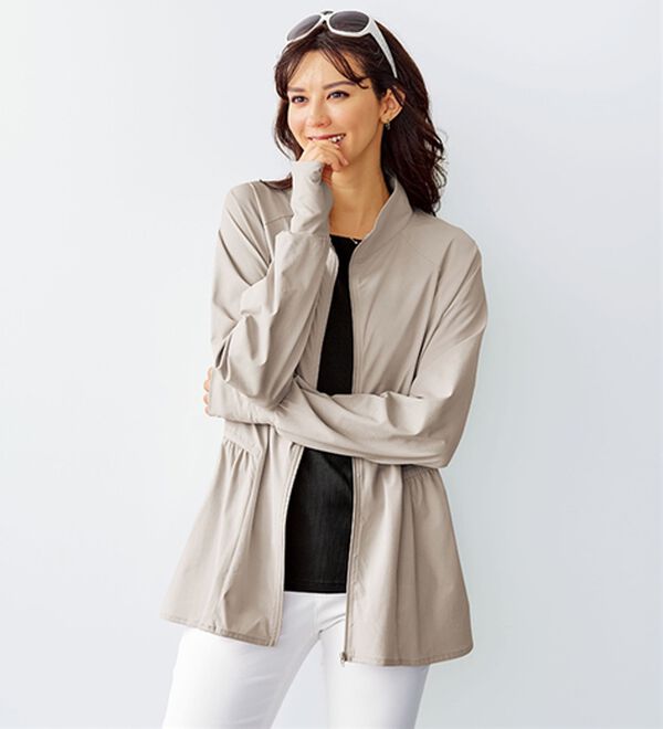 BELLUNA（ベルーナ）の「ギャザー切替ラッシュガードＵＶ対策ジャケット（パーカー）」｜ライトグレー