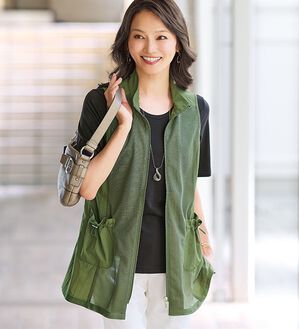 BELLUNA（ベルーナ）の「＜旅行の寒暖差に便利！＞メッシュ切替デザインベスト（ベスト）」｜詳細画像