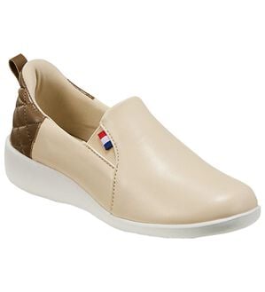 BELLUNA（ベルーナ）の「サッと履けるスリッポンシューズ（スニーカー）」｜ベージュ