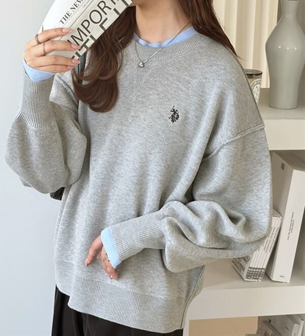 GeeRA（ジーラ）の「【U.S. POLO ASSN.】スウェットライクニット（ニット・セーター）」｜グレー