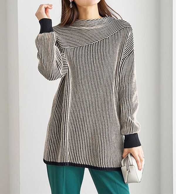 BELLUNA（ベルーナ）の「ボタン使いストライプジャカード切替ニットチュニック（チュニック）」｜詳細画像