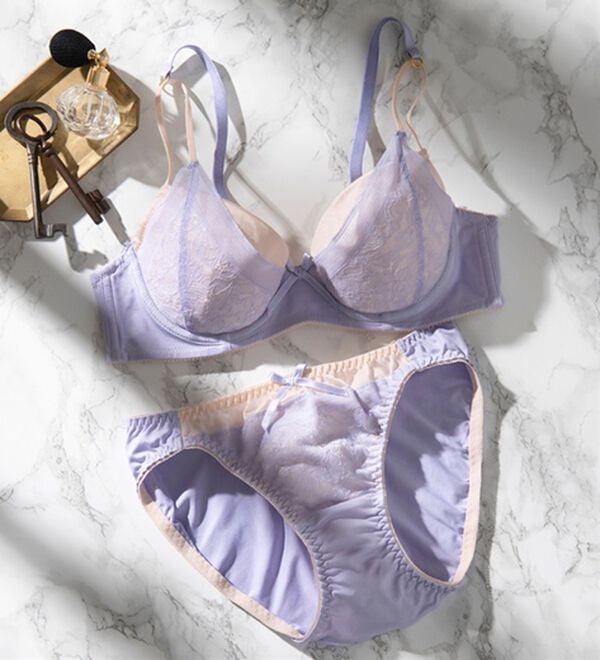 YU'NOW（ユナウ）の「ｔｏ　ｍｅｅブラ＆ショーツ（ブラジャー＆ショーツセット）」｜ブルーヌーディーレース