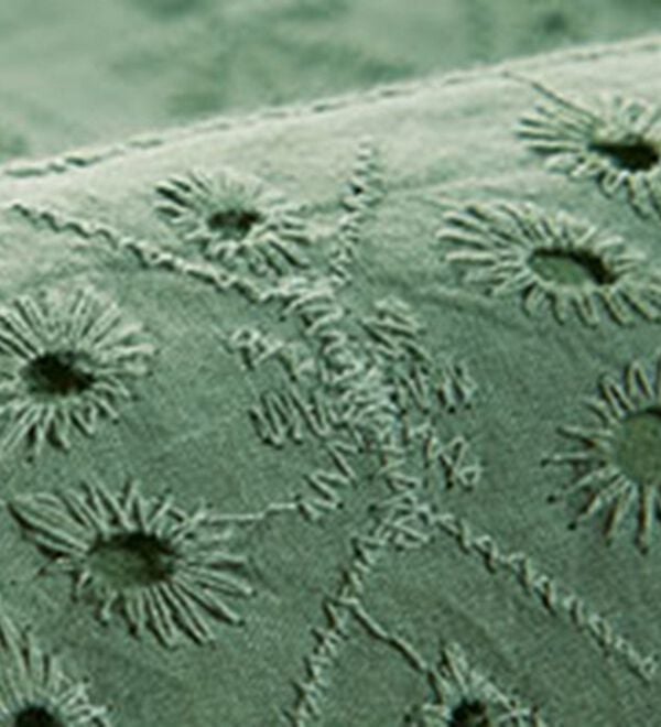 BELLUNA（ベルーナ）の「綿１００％レース切替デザインブラウス（ブラウス）」｜詳細画像