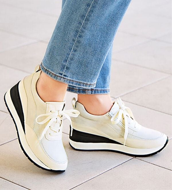 BELLUNA（ベルーナ）の「４Ｅ厚底ラインデザインスニーカー（スニーカー）」｜詳細画像