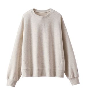 BELLUNA（ベルーナ）の「袖ワンポイント刺しゅう裏毛プルオーバー（カットソー）」｜オートミール