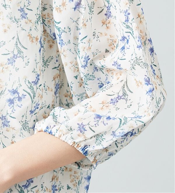 BELLUNA（ベルーナ）の「シフォン素材シャーリング使いブラウス（ブラウス）」｜詳細画像