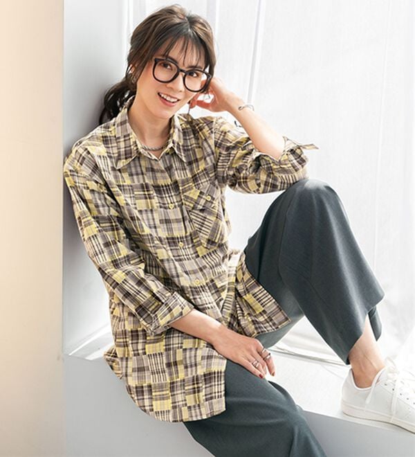 BELLUNA（ベルーナ）の「秋の街に映えるパッチワーク調先染めチェック柄シャツ（シャツ）」｜イエロー系