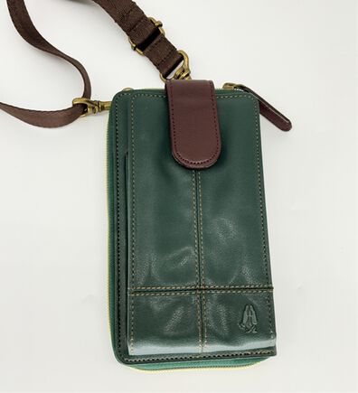 「＜ハッシュパピー＞大人のスマホ＆ウォレットポーチ（メンズショルダーバッグ）」