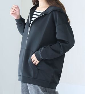 A HAPPY MARILYN（アハッピーマリリン）の「【大きいサイズ】【Ｌ～６Ｌ】「軽・薄・伸」さっと羽織れるライトダンボールパーカー（パーカー）」｜ブラック