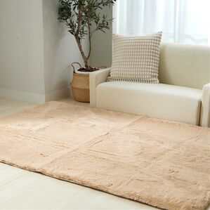 iellio（イエリオ）の「ふわふわタッチのラビットファーラグ＜お買得・滑り止め加工付き・ラビットファー＞（ラグ）」｜ベージュ